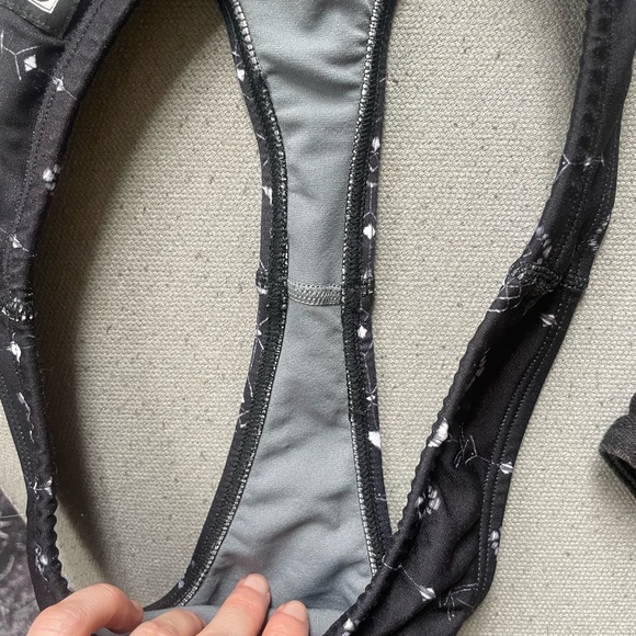 Jolyn Duke Bikini bottoms - Picture 2 of 4